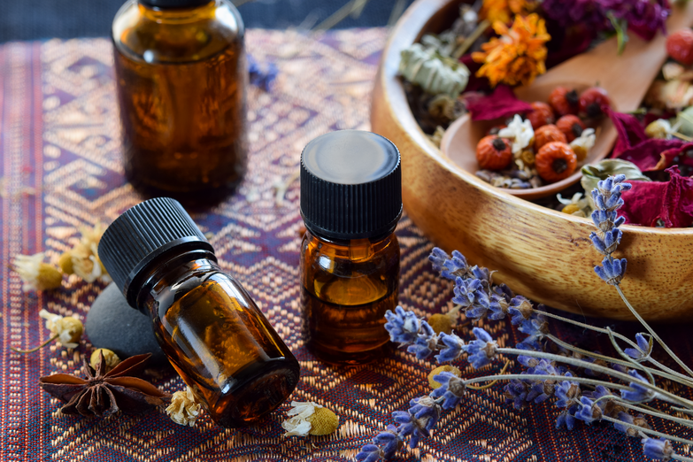 10 Essential Oils for Natural Pain Relief